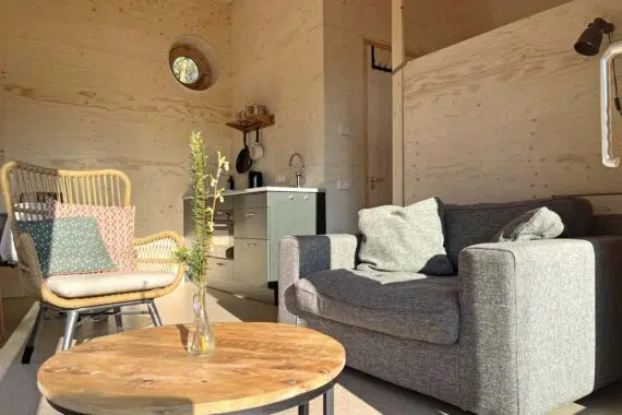 Tinyhouse Hommel in de Veluwse bossen