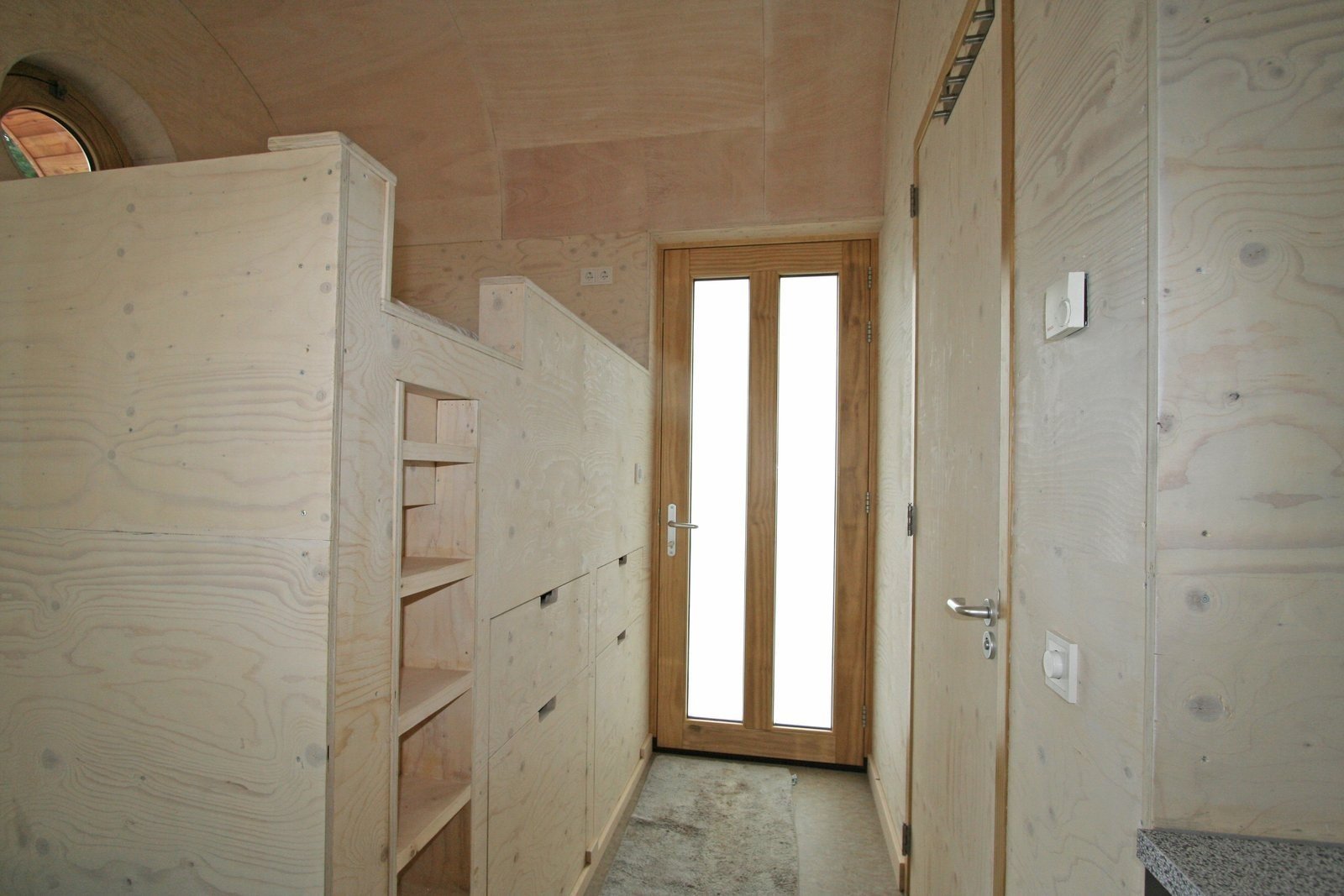 De bij 11